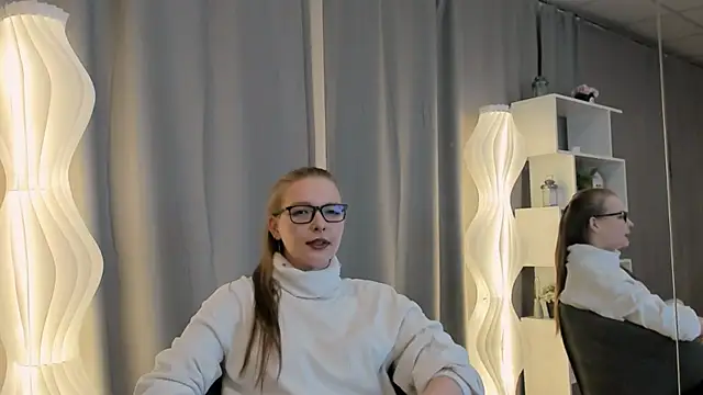Snapshot of NohemiGilsdorf chatting on October 5, 3:06 pm NohemiGilsdorf online show from October 5, 3:06 pm