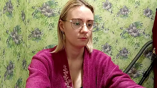  SwimmyGrl  online show from October 23, 1:28 pm