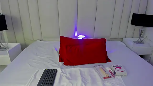 Alanha   online show from December 5, 4:23 am