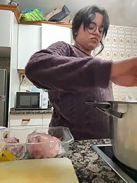 Jaykel a online show from February 9, 9:50 pm