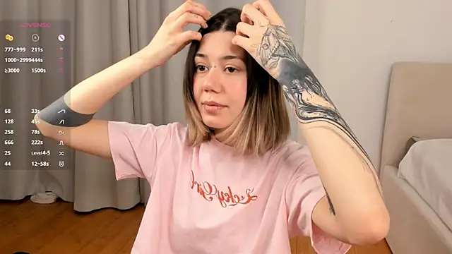 JacquieMcphee online show from October 12, 5:48 pm