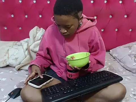 FreakieKay online show from December 1, 9:17 pm