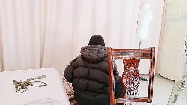 CCOO520 online show from December 18, 5:23 am