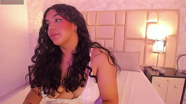 CatalinaCoopper online show from October 22, 5:01 am