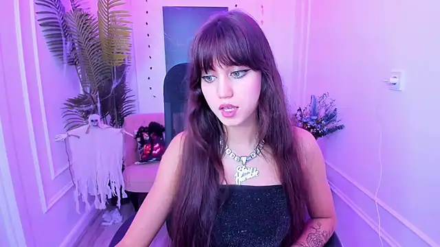 TiffanyYounge online show from October 27, 12:22 pm