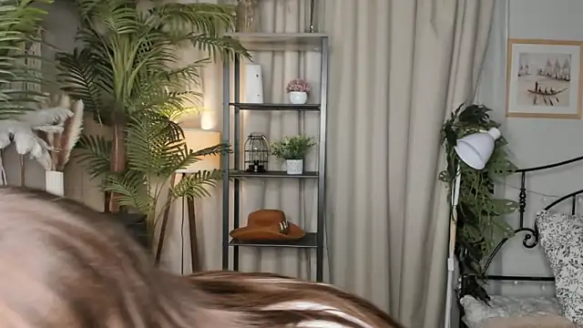 ThelmaJusto online show from November 3, 4:00 pm