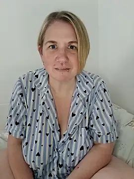 LaceyWestxx online show from October 11, 5:37 pm