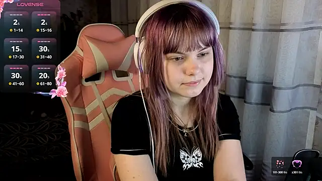 KristiBloom online show from March 14, 1:28 am