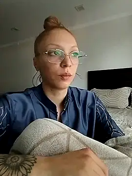 April Kitten69 online show from October 10, 11:37 am