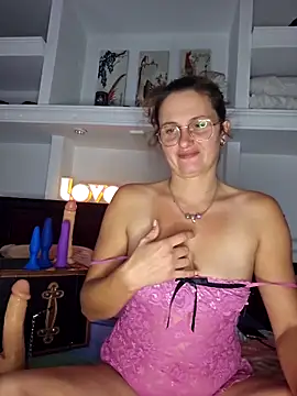 xcrazzycat online show from November 27, 12:52 pm