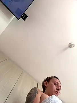 Mia dca online show from November 2, 7:06 pm