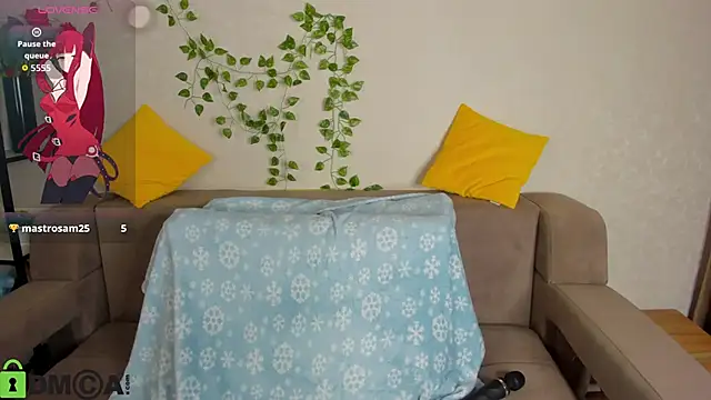 Nuura Moore online show from December 5, 1:38 am