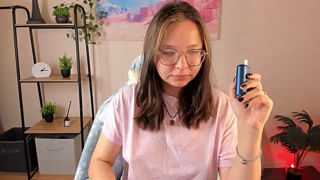 Nuura Moore online show from October 24, 1:23 am