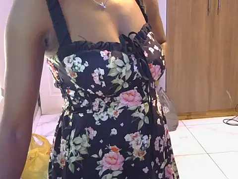 petite queenx online show from October 12, 12:07 pm