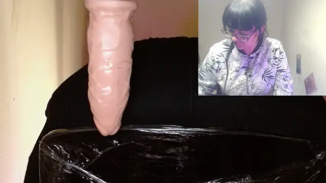 Lunabunnycreamy online show from November 11, 2:07 am