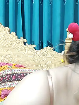 Beauty Queen Soniya online show from March 3, 1:00 am