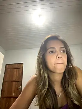 Snapshot of estrela_aguiar chatting on October 20, 9:51 pm estrela aguiar online show from October 20, 9:51 pm