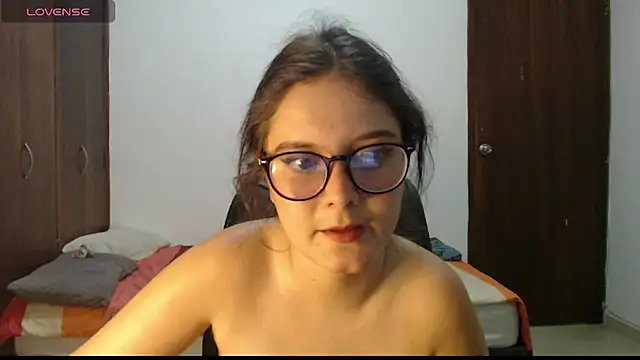CarlaLorez online show from July 17, 1:32 am