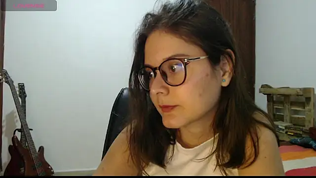 CarlaLorez online show from April 10, 1:33 am