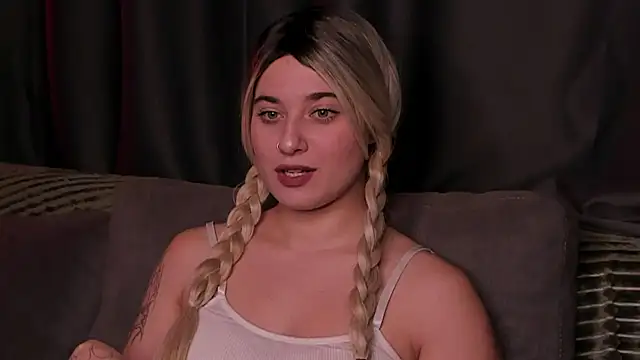 ShyBunny1 online show from October 11, 9:39 pm