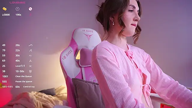 LureOfEva online show from February 6, 8:56 pm