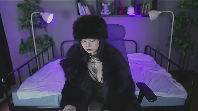 Bayonetta doll online show from November 13, 9:14 pm