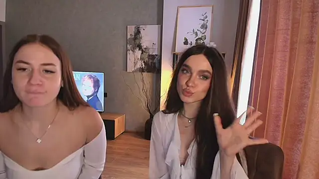 MayaGlow online show from December 1, 7:56 am