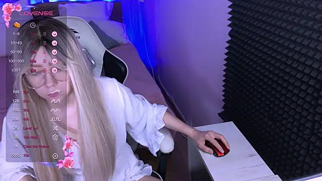 sofiisun online show from October 26, 2:18 am