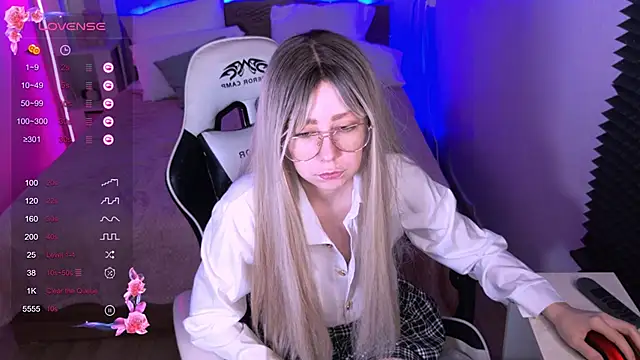 sofiisun online show from October 31, 3:52 am