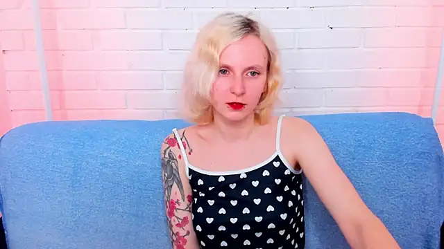 LikiLips online show from March 26, 1:30 am