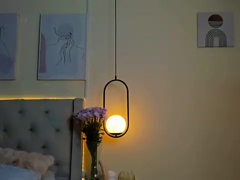 Chloe Celeste online show from November 8, 5:12 am