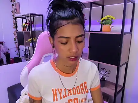 KarlaSlutSkinny   online show from February 3, 8:56 pm