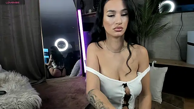 JessicaVerse online show from November 11, 4:41 am