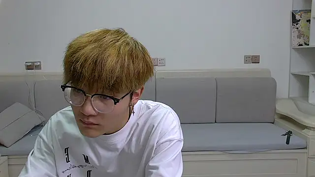 KK-cuteboy online show from March 29, 11:31 am