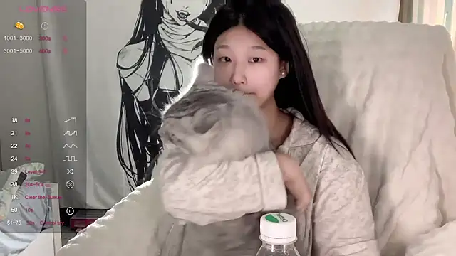 QiQi-779 online show from October 25, 2:25 pm