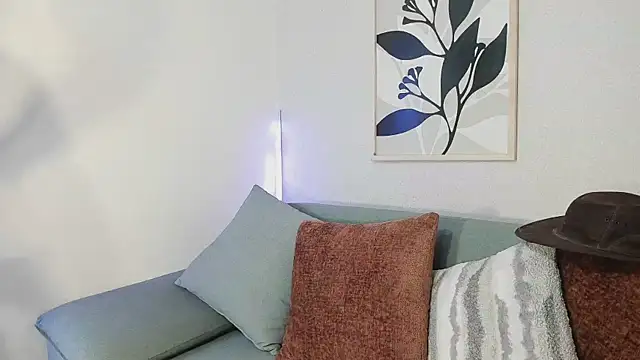 KassMonroe online show from April 8, 8:33 pm