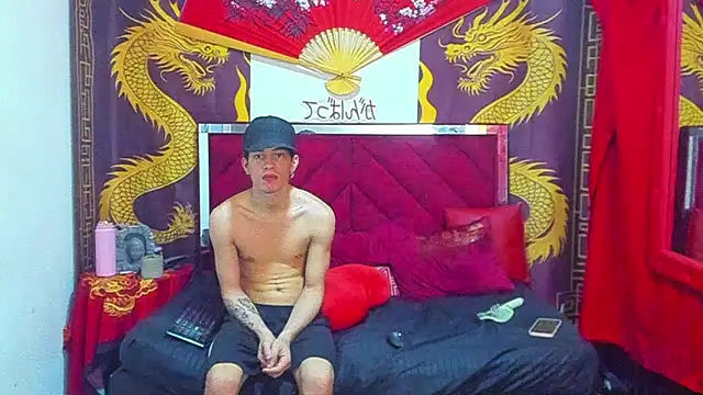 Pride couple online show from February 10, 5:10 am