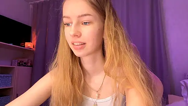 LunaCrave online show from February 26, 5:12 pm