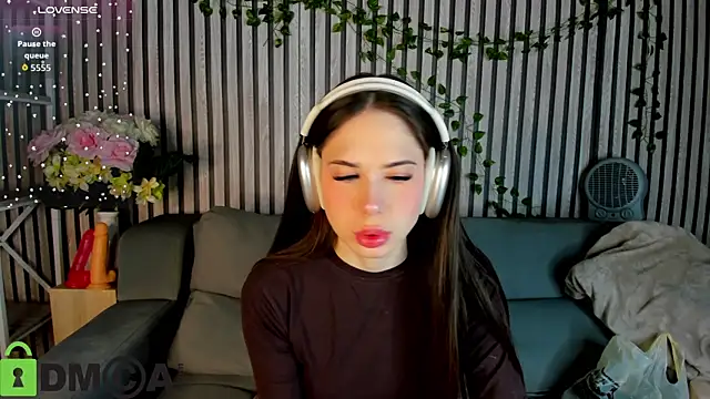 Lana Stones online show from November 13, 12:31 am