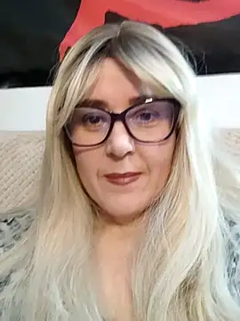 Amelialove42 online show from January 15, 7:31 pm