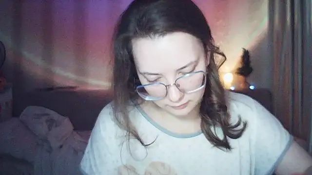 MoodieMira online show from December 18, 2:05 am