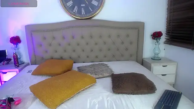 Adara Ferrara online show from February 2, 4:11 am