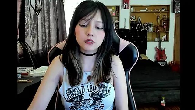 Maki Zein  online show from February 12, 8:54 pm