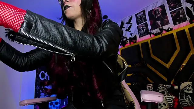 Evangelinejoness  online show from December 22, 11:35 am