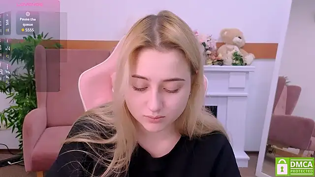 Lulu   Moon online show from March 4, 10:05 pm