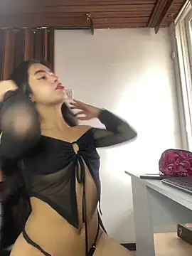 LunaMoore Pink online show from October 28, 12:55 pm