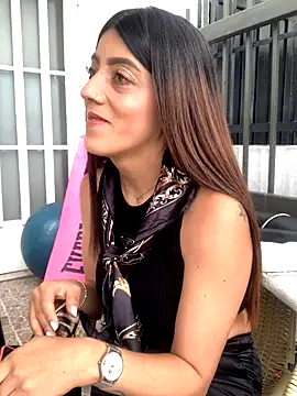 ElectraPink  online show from November 24, 12:40 pm