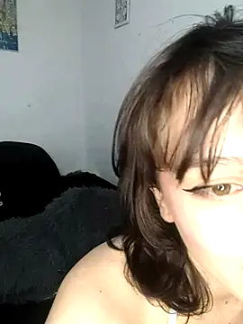 Snapshot of issa_bunny chatting on October 20, 3:31 am issa bunny online show from October 20, 3:31 am