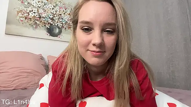 AIicaparkerc online show from February 3, 2:53 am