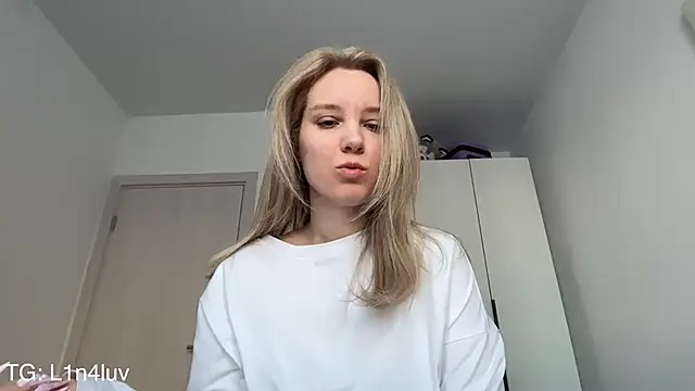 AIicaparkerc online show from February 13, 7:43 am